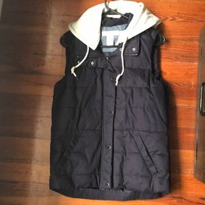 Puff vest with hood